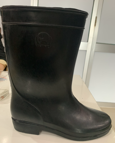 Ủng đen trung