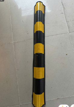 Ốp cột cao su sọc ngang  KT: 1000*100*10mm