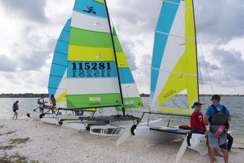 Thuyền buồm Hobie Catamaran 16