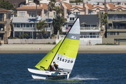 Thuyền buồm Hobie Catamaran 16
