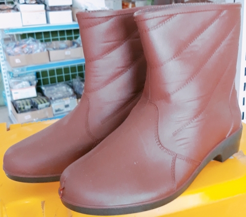 Ủng màu nâu ngắn