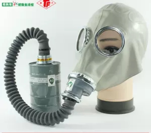 Mặt nạ chống độc có vòi