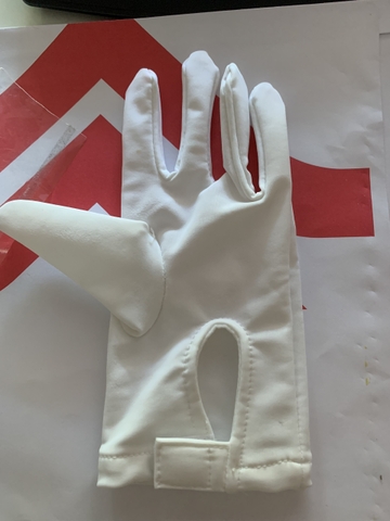 Găng tay trắng golf