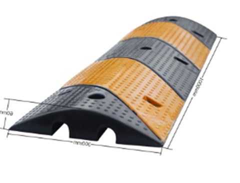 Gờ giảm tốc cao su  6x30x100cm -sọc chéo