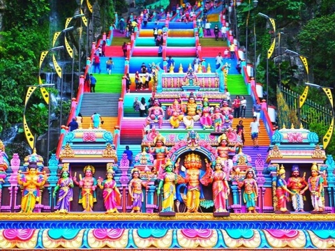 Mê hoặc với chiếc thang lên thiên đường ở động Batu, Malaysia