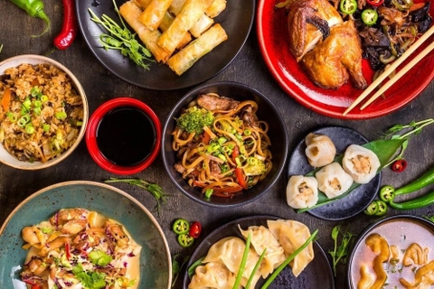 Những nghi thức ăn uống kỳ lạ trên thế giới