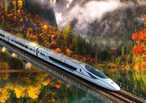 Trải nghiệm tàu cao tốc Thành Đô - Cửu Trại Câu, rút ngắn thời gian di chuyển hơn 4 tiếng so với đi ô tô