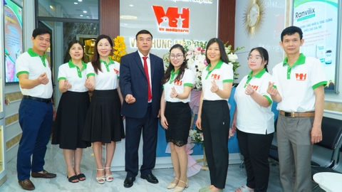 Hình ảnh khai trương Việt Hưng medipharm