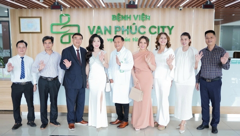 Lãnh đạo VH Medipharm công tác và giao lưu tại Bệnh viện Đa khoa Vạn Phúc City