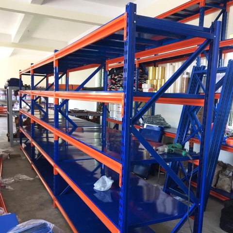 Kệ Trung Tải 5 Tầng. Tối ưu hóa không gian nhà kho: sử dụng các loại kệ trung tải cho nhà kho là giải pháp tuyệt vời nhất giúp tiết kiệm tối đa diện tích kho xưởng và không gian trưng bày.