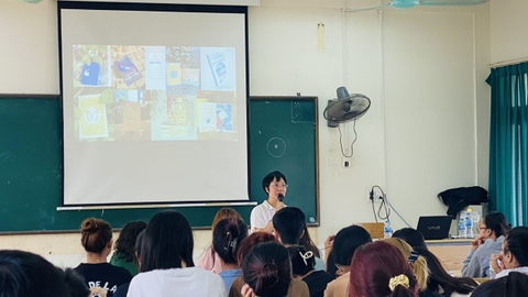 Lãnh đạo Sách Thiện Tri Thức nói chuyện cùng sinh viên Đại học Văn Hoá Hà Nội