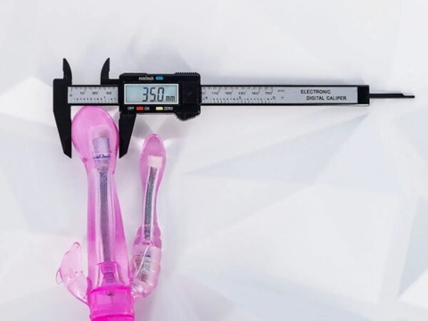 Dương Vật Giả Đa Năng Intimate Tease 3 Nhánh Rung Kích Thích