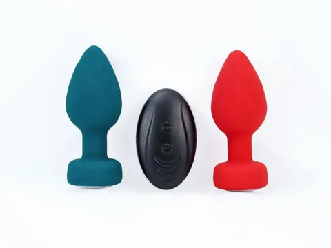 Phích Cắm Hậu Môn Rung & Phát Sáng Điều Khiển Từ Xa