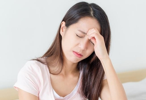 Hoa mắt chóng mặt đột ngột khi tỉnh giấc
