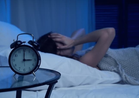 Ngủ không đủ giấc có thể nóng gan