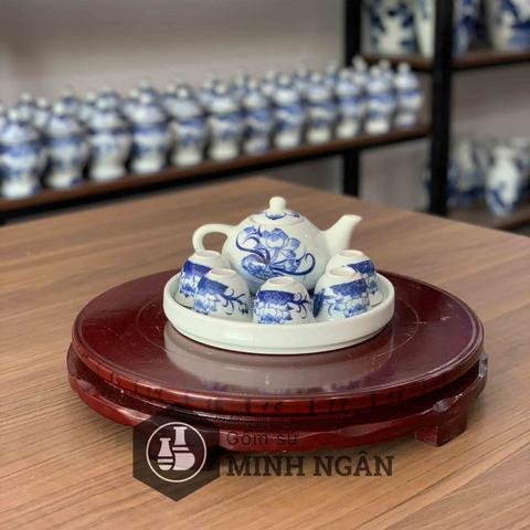 Bộ ấm chén cúng men lam vẽ hoa Sen Bát Tràng