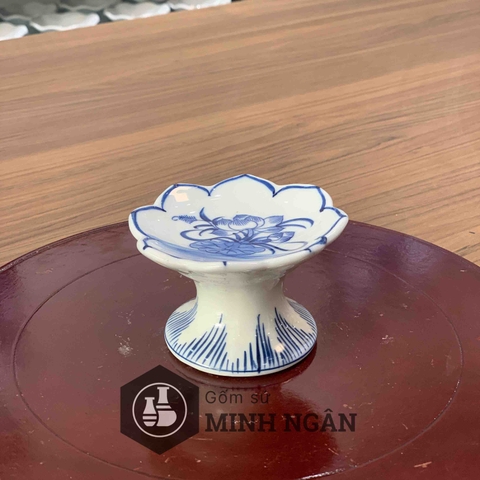 Chân nến men lam