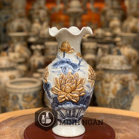 Lọ lượn sen men rạn đắp nổi Bát Tràng