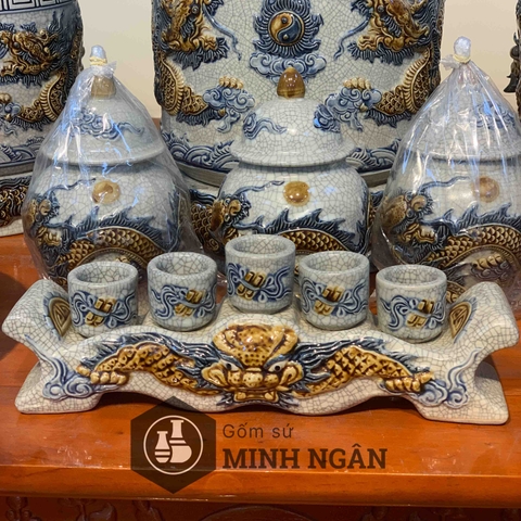 Kỷ ngai Rồng men rạn đắp nổi Bát Tràng