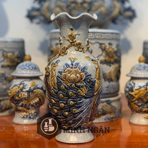 lọ lượn công đào men rạn đắp nổi