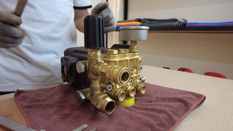 [Sửa máy rửa xe] Kiểm tra bộ T đầu ra và van tiết lưu máy rửa xe cao áp