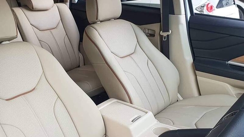 Nên bọc ghế nỉ hay ghế da cho ô tô?