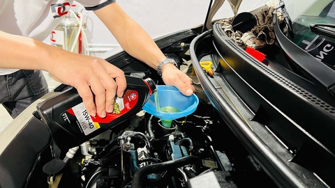 Hướng dẫn thay dầu động cơ ô tô