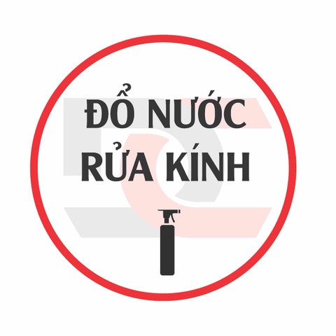 Đổ nước rửa kính