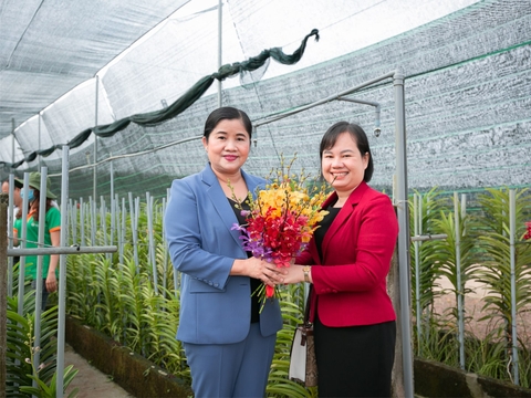 Chủ tịch UBND tỉnh Bình Phước Trần Tuệ Hiền ghé thăm Nông Trại Sunfarm