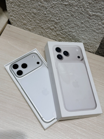 iPhone 17 ProMax 256GB Silver 99% LL/a Fullbox ( 2 eSim) - HOTDEAL