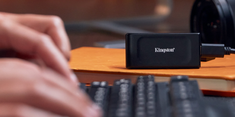 Ổ cứng di động SSD Kingston XS1000 USB 3.2 Gen 2 1TB Đen - Cho iPhone/ iPad/ Mac/ PC