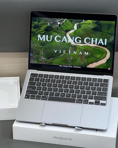 MacBook Air M2 13.6-inch (8GB RAM|256GB SSD) 99%
