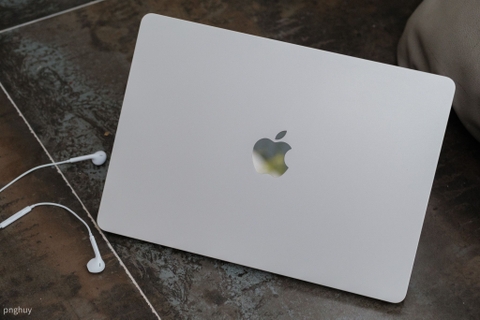 MacBook Air M2 13.6-inch (8GB RAM|256GB SSD) 99%