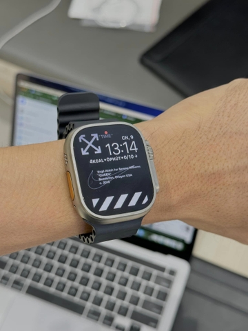 Apple Watch Ultra 99% 49mm Titanium Case với dây Ocean Band