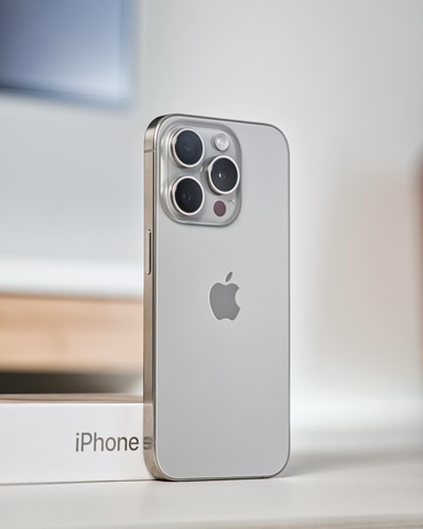 SALE iPhone 15Pro Natural 99%