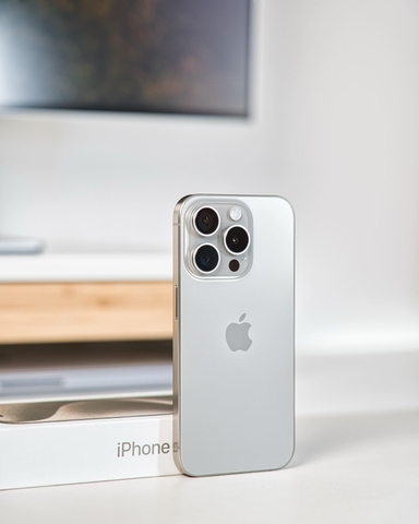 SALE iPhone 15Pro Natural 99%