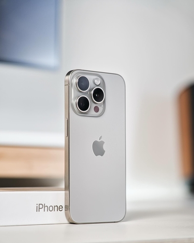SALE iPhone 15Pro Natural 99%
