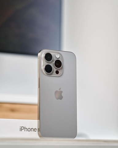 SALE iPhone 15Pro Natural 99%