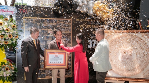 VŨ TRỤ MANDALA CÙNG CÚP ĐÚP KỶ LỤC VIỆT NAM VÀ CHÂU Á