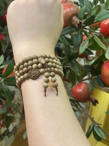 Vòng tay trầm hương 108 hạt 6 ly