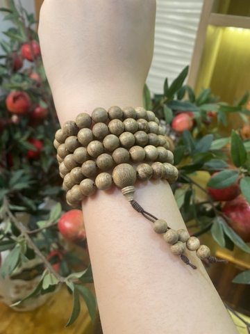 Vòng tay trầm hương 108 hạt 8 ly