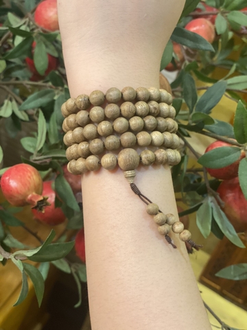 Vòng tay trầm hương tự nhiên 108 hạt