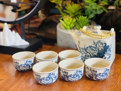 Bộ ấm chén men rạn vẽ sen cao cấp