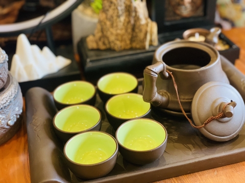 Bộ ấm chén Tử Sa