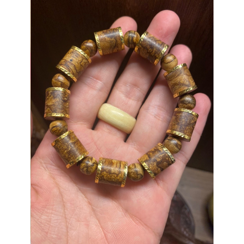 Vòng tay trầm hương 12 ly tay nam có mix vàng ( giá vàng tính theo bill)