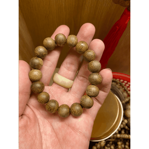 Vòng tay trầm hương hạt tròn 12 ly