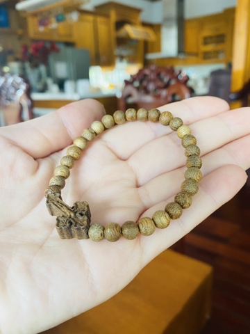 Vòng tay trầm hương mix Thánh Gía