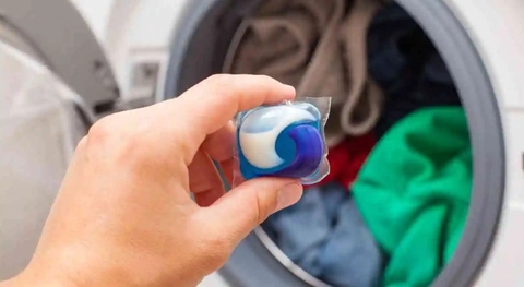 Cách sử dụng viên giặt quần áo tiết kiệm và hiệu quả khi giặt máy