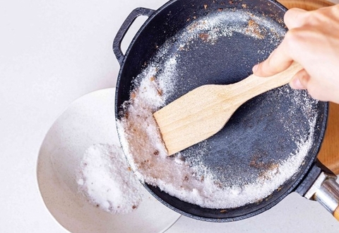 8 cách làm sạch chảo chống dính tại nhà mà bạn nên biết