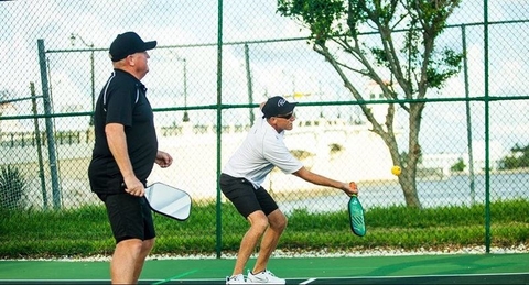 Tổng hợp các cách phòng thủ khi chơi Pickleball hiệu quả